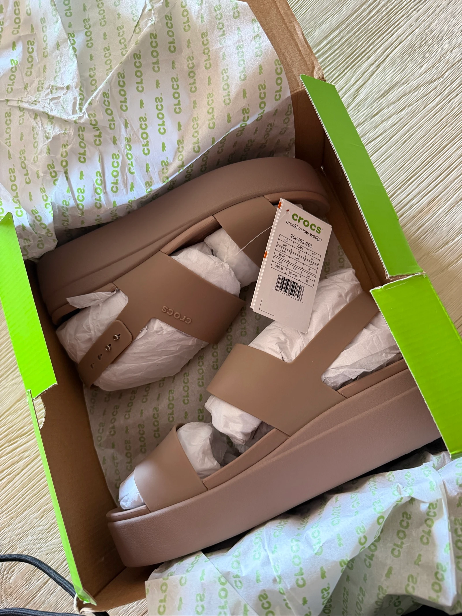 Crocs Brooklyn Low Wedge in latte/ mushroom 39/40 – photo 5